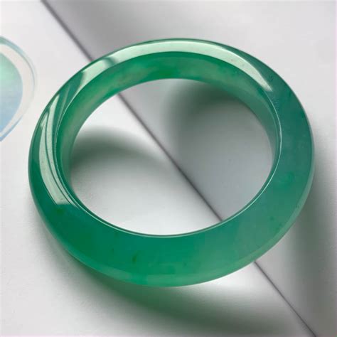 女性戴手镯千万不要戴在左手_女士手镯戴左手还是右手,第12张 女性戴手镯千万不要戴在左手_女士手镯戴左手还是右手,第12张