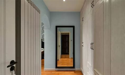 全身镜放在客厅哪里好旺风水_穿衣镜子对着房门风水禁忌,第2张 全身镜放在客厅哪里好旺风水_穿衣镜子对着房门风水禁忌,第2张