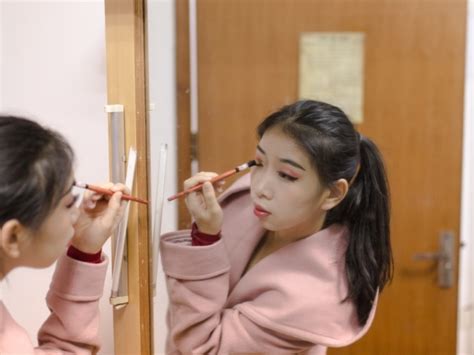 镜子不能放在家里的什么地方_镜子对着镜子风水禁忌,第2张 镜子不能放在家里的什么地方_镜子对着镜子风水禁忌,第2张